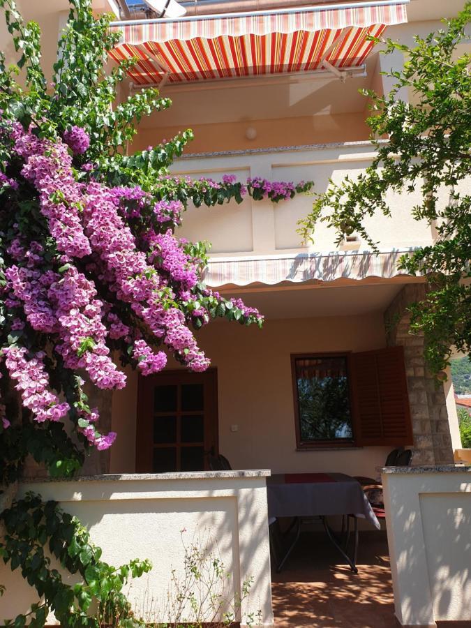 Apartments Davorka Banjol Exterior foto