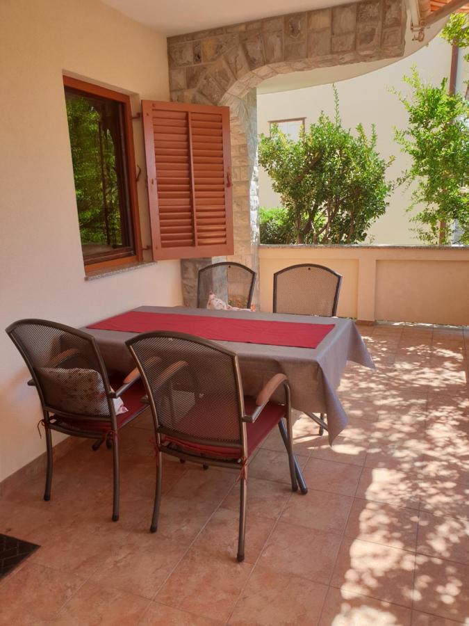 Apartments Davorka Banjol Exterior foto